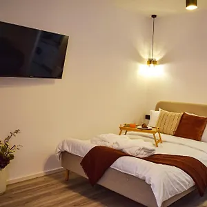 https://apt-high-tide.hotelinzadar.com